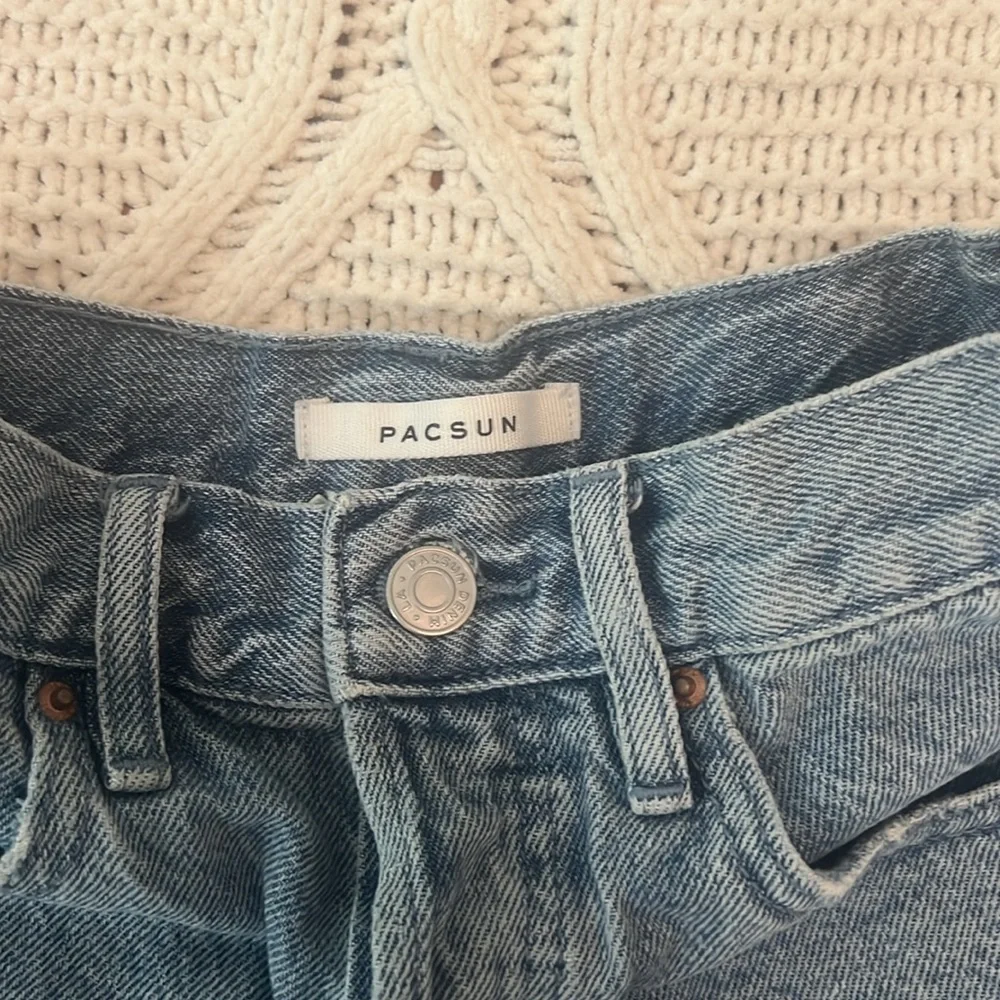 PacSun Ripped Shorts - Picture 2 of 3